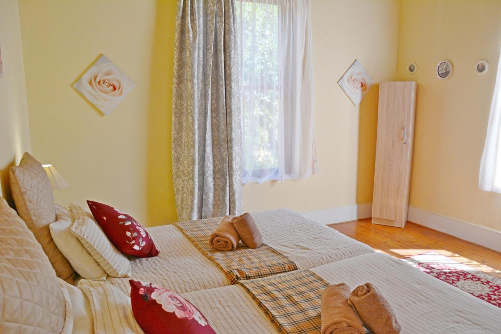 The Country Garden * Ladismith